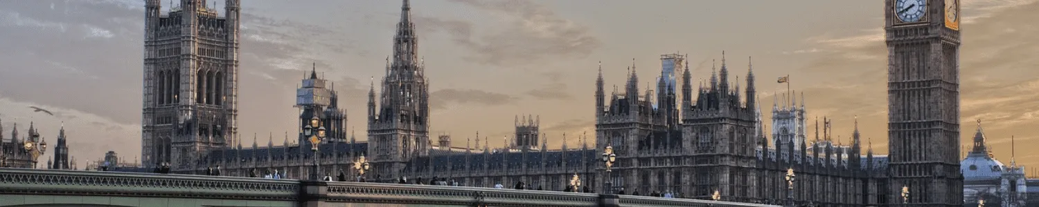 Cómodo autobús de enlace entre el Aeropuerto de Londres Stansted y la estación Liverpool Street